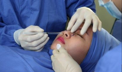 Sát khuẩn, tiến hành gây tê cục bộ