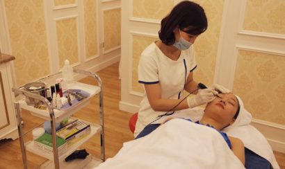 Gây tê và phun chân mày