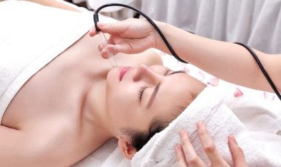 Làm sạch da mặt