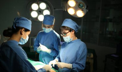 Tiến hàng làm đầy trán