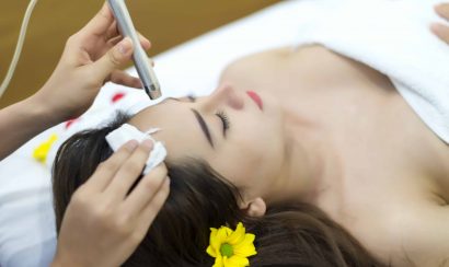 Thoa tinh chất vitamin C 